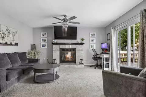 Living - 1050 Grenada Dr, Aurora, IL 60506 photo 1 of 2