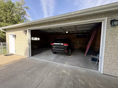 Exterior - 1417 Ann Ave, Dixon, IL 61021 photo 2 of 5