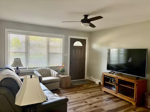 Living - 1417 Ann Ave, Dixon, IL 61021 photo 2 of 3