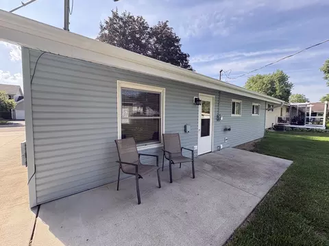 Exterior - 1417 Ann Ave, Dixon, IL 61021 photo 4 of 5