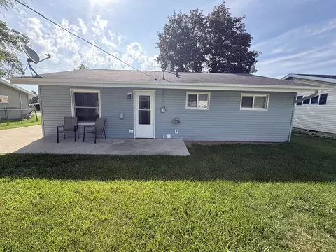 Exterior - 1417 Ann Ave, Dixon, IL 61021 photo 5 of 5