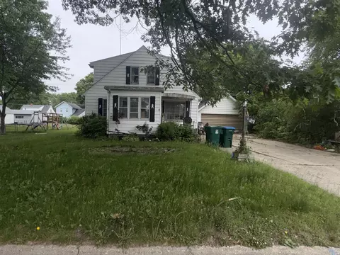 609 E 5th St, Rock Falls, IL 61071