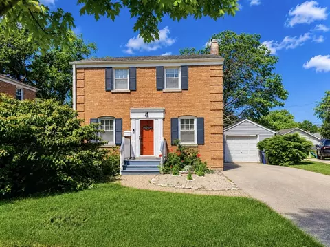 416 N Main St, Mount Prospect, IL 60056