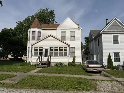 411 N Monroe St, Clinton, IL 61727