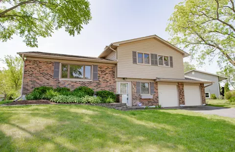 1481 Chaffee Ct, Elk Grove Village, IL 60007