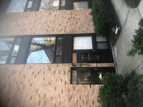 639 W Wellington Ave #4, Chicago, IL 60657