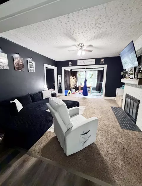 Living - 520 E 6th St, Centralia, IL 62801 photo 1 of 1