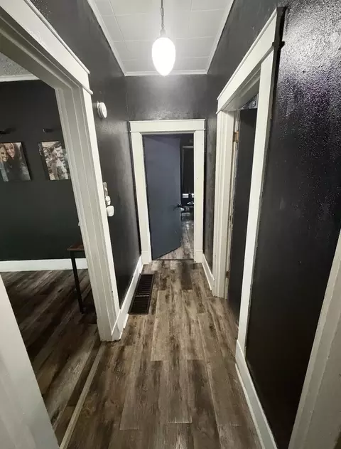 Entry Way - 520 E 6th St, Centralia, IL 62801 photo 1 of 2