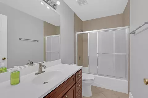 Bath - 270 E Armitage Ave, Addison, IL 60101 photo 4 of 4