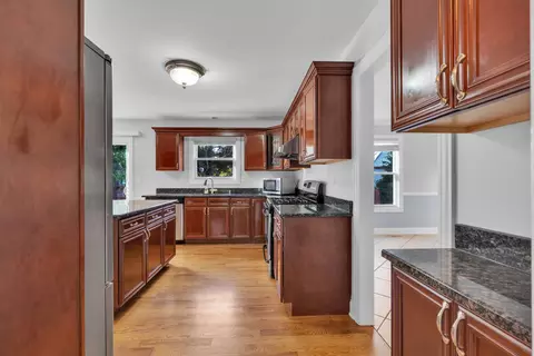 Entry Way - 270 E Armitage Ave, Addison, IL 60101 photo 2 of 3