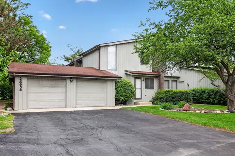 2 S638 Enrico Fermi Ct #0, Warrenville, IL 60555