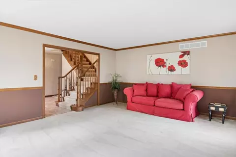 Living - 39 W550 Deerpath Rd, Aurora, IL 60506 photo 2 of 4
