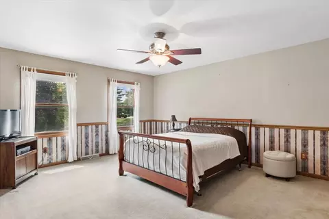 Bedroom - 39 W550 Deerpath Rd, Aurora, IL 60506 photo 1 of 3