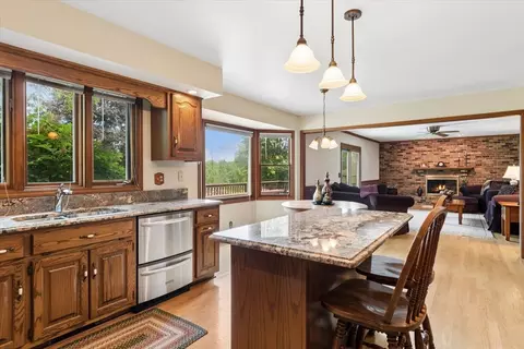 Kitchen - 39 W550 Deerpath Rd, Aurora, IL 60506 photo 3 of 3