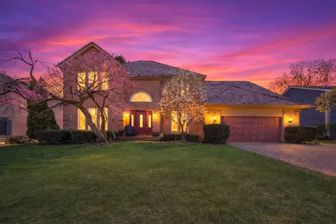 1113 Loyola Dr, Libertyville, IL 60048