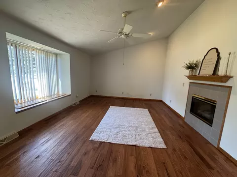 Living - 502 SW 8th Ave, Aledo, IL 61231 photo 2 of 5