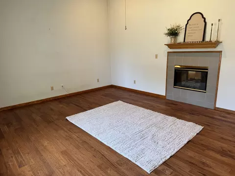 Living - 502 SW 8th Ave, Aledo, IL 61231 photo 3 of 5