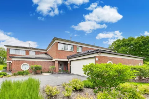 495 Milford Rd, Deerfield, IL 60015