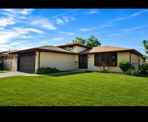 5110 137th St, Crestwood, IL 60418