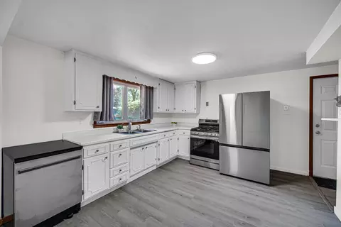Kitchen - 1545 S 4th Ave, Kankakee, IL 60901 photo 1 of 2