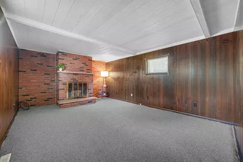 Living - 1545 S 4th Ave, Kankakee, IL 60901 photo 4 of 4