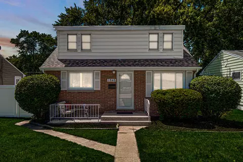 Exterior - 1545 S 4th Ave, Kankakee, IL 60901 photo 3 of 6