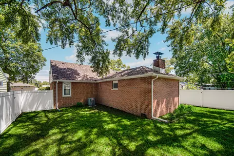 Exterior - 1545 S 4th Ave, Kankakee, IL 60901 photo 5 of 6