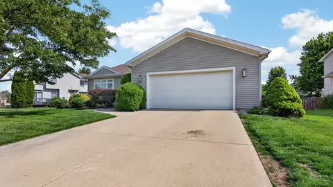 Exterior - 4 Minks Ct, Bloomington, IL 61704 photo 8 of 8