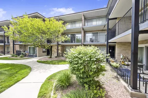 3175 W 115 St #2W, Merrionette Park, IL 60803