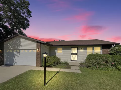 607 Delmar Dr, Champaign, IL 61822
