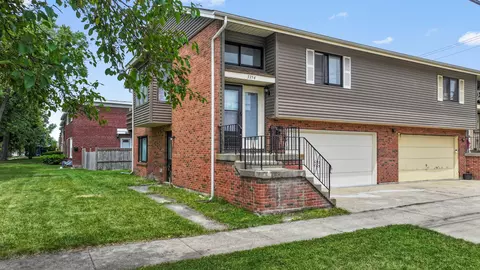 3354 W Madison St, Skokie, IL 60076