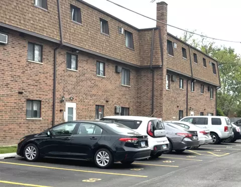 495 Mchenry Rd #1B, Wheeling, IL 60090
