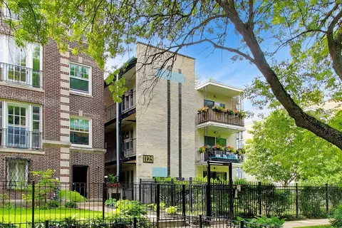 1125 W Lunt Ave #203, Chicago, IL 60626