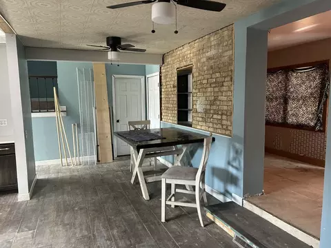 Dining - 267 10th St, Wheeling, IL 60090 photo 1 of 2