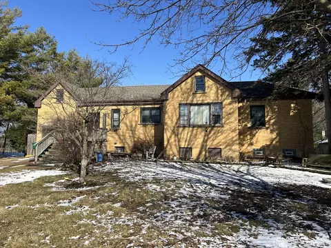 Exterior - 267 10th St, Wheeling, IL 60090 photo 2 of 7