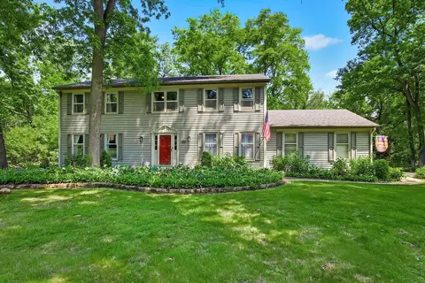 6710 Connecticut Trl, Crystal Lake, IL 60012