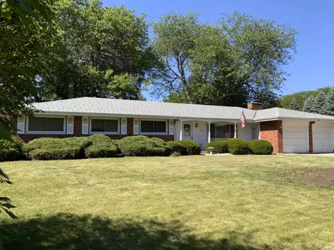 2271 Fitchome St, Aurora, IL 60506