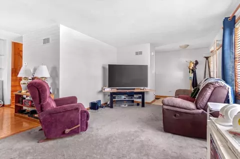 Living - 3013 Sandy Ridge Dr, Steger, IL 60475 photo 2 of 2