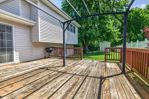 Exterior - 3013 Sandy Ridge Dr, Steger, IL 60475 photo 4 of 8