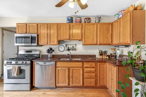 Kitchen - 3013 Sandy Ridge Dr, Steger, IL 60475 photo 4 of 4