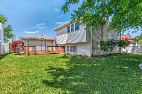 Exterior - 3013 Sandy Ridge Dr, Steger, IL 60475 photo 7 of 8