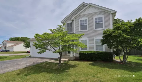 331 E Camden Ln E, Round Lake Beach, IL 60073