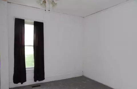 Bedroom - 25 Wise St, Eldorado, IL 62930 photo 2 of 5