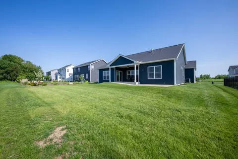 Exterior - 910 Declaration Dr, Savoy, IL 61874 photo 5 of 6