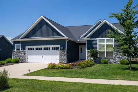 910 Declaration Dr, Savoy, IL 61874