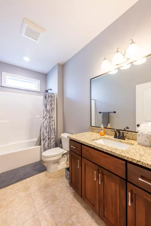 Bath - 910 Declaration Dr, Savoy, IL 61874 photo 5 of 6
