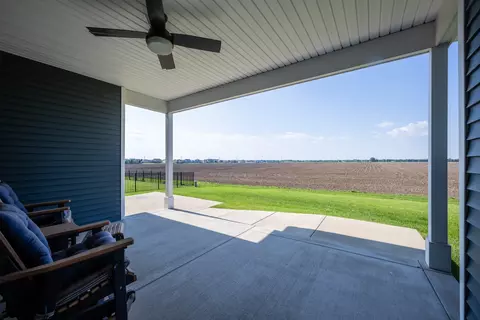 Exterior - 910 Declaration Dr, Savoy, IL 61874 photo 3 of 6