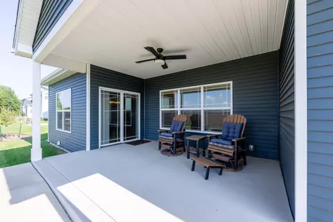 Exterior - 910 Declaration Dr, Savoy, IL 61874 photo 6 of 6