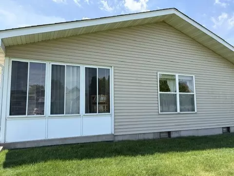 Exterior - 1017 31st St, Peru, IL 61354 photo 2 of 3