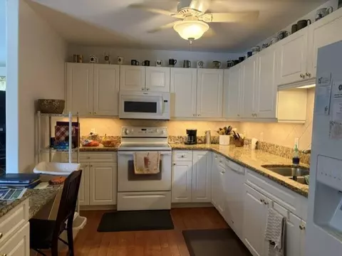Kitchen - 1017 31st St, Peru, IL 61354 photo 2 of 2